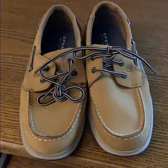 Boys Sperrys - Picture 1 of 3